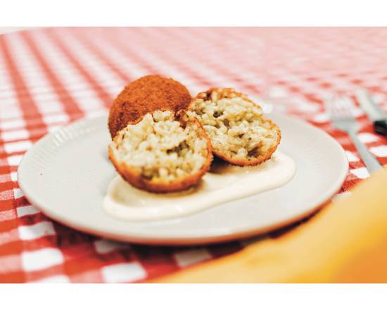 Mushroom and Cheese Arancini (V) (qty 4)