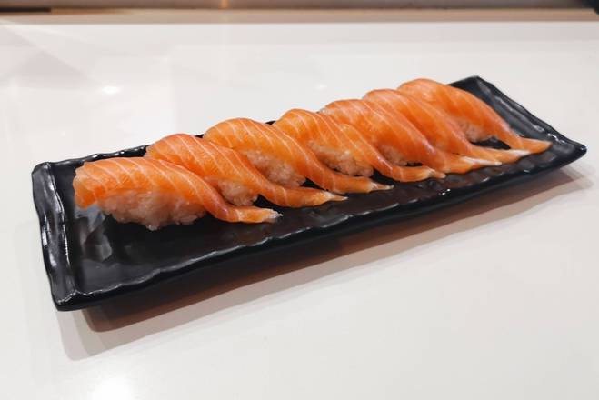 Salmon Nigiri Long Dish (8pcs)