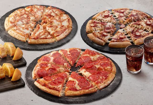 Family Feast Bundle (3 Pizzas + 3 Sides)