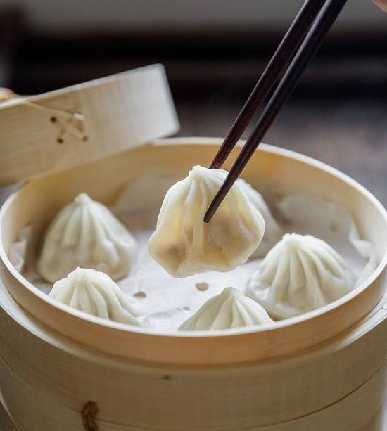 Xiao Long Bao Steamed Pork Dumplings (6 Pieces)