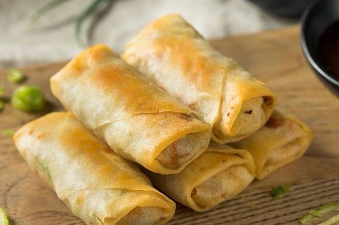Homemade Vegetarian Spring Rolls (4 Pieces)