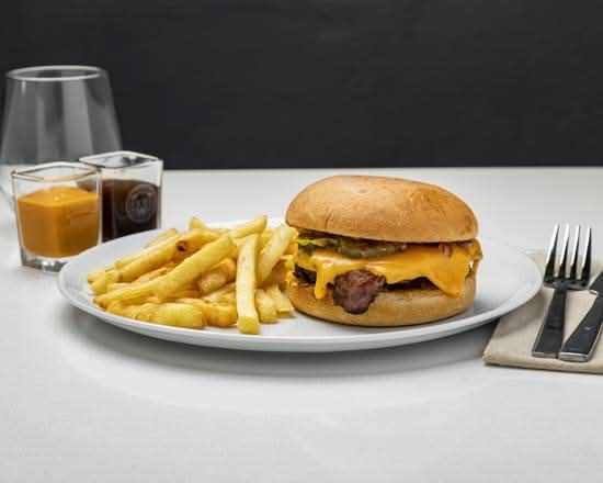 Boaty Classic Cheese Burger