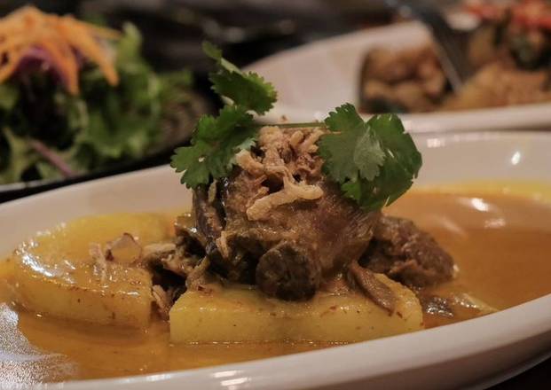 Yellow Curry Lamb Shank