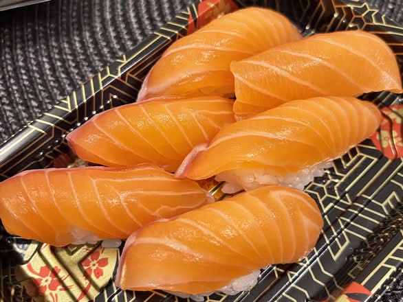 Salmon Sushi