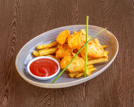 Kids Chicken Nuggets and Chips
