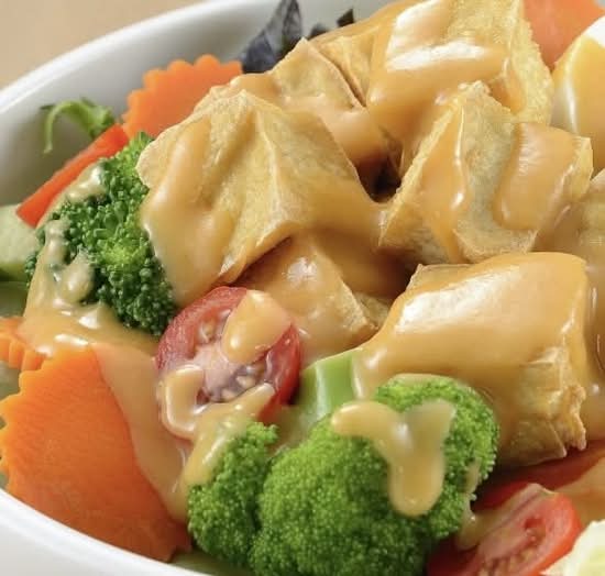 Mix Vegetables and Peanut Satay Sauce