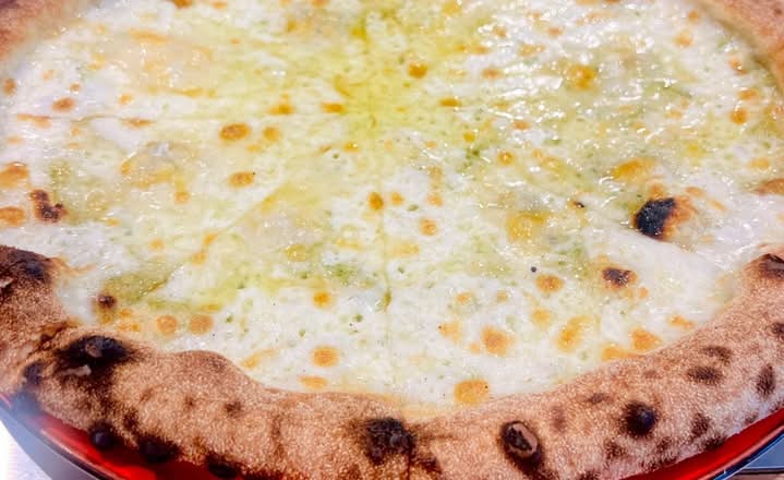 Quattro Formaggi Pizza