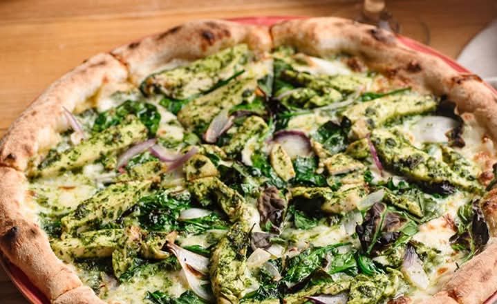 Pollo Pesto Pizza