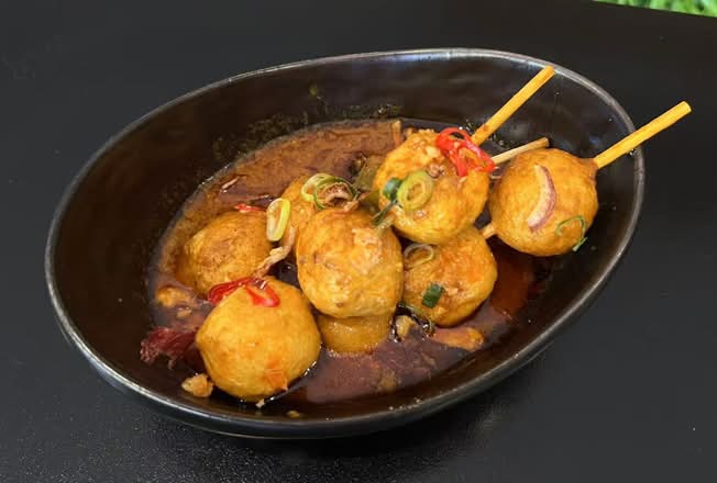 Fried Golden Curry Fish Ball (9pc)