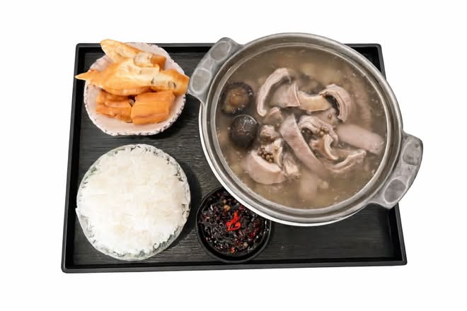 Pepper Pork Tripe with Chicken Soup