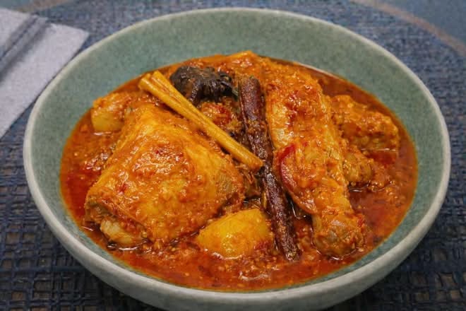 Ayam Goreng Merah with Red Curry Sauce