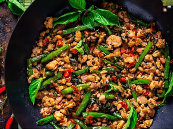 Pad Kra Pao minced chicken (Thai style chilli & Basil)