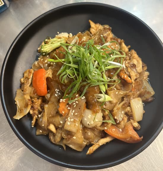 Peanut sauce NOODLE stir fry (GF)