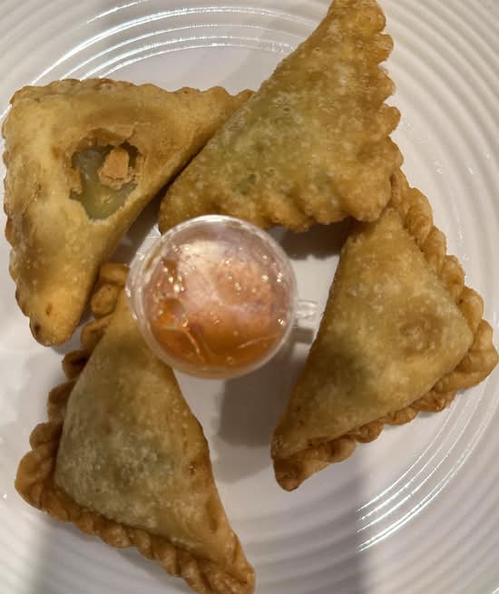 Curry Puff (4 pcs)