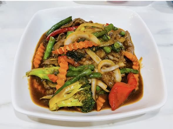 Stir Fried Chilli Lemongrass Beef