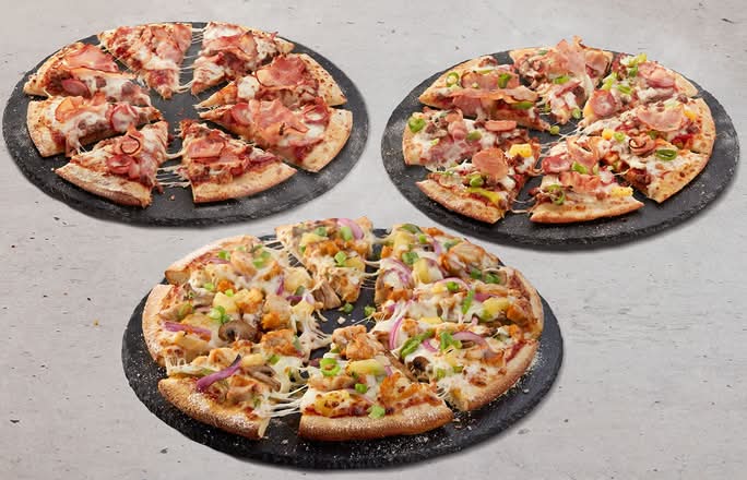 Family Traditional Bundle (3 Large Pizzas)