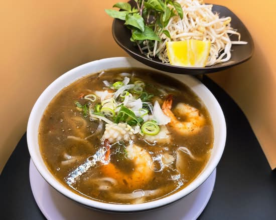 Phở Satế - Seafood in Rice Noodle Sate Soup