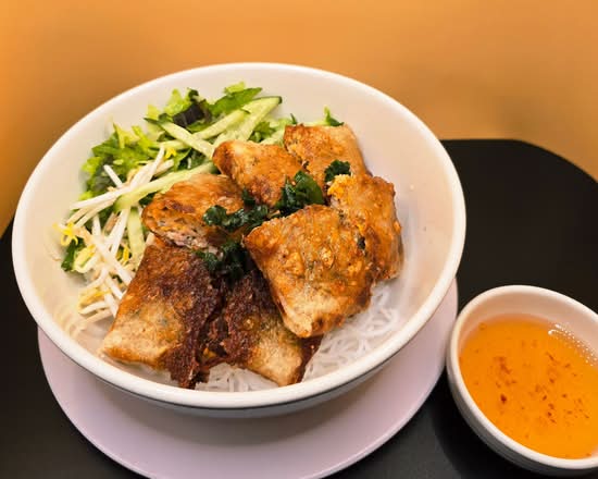 Bún nem cua bể - Rice Vermicelli Salad with Crab Spring Rolls