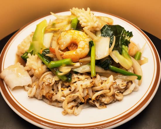 Hủ tiếu xào Hải sản - Stir Fried Rice Noodle with Seafood