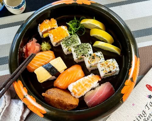113. Sushi Deluxe (12pcs)