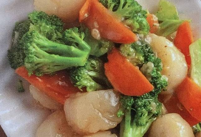 S12 Stir Fried Scallop with Broccoli in Garlic Sauce