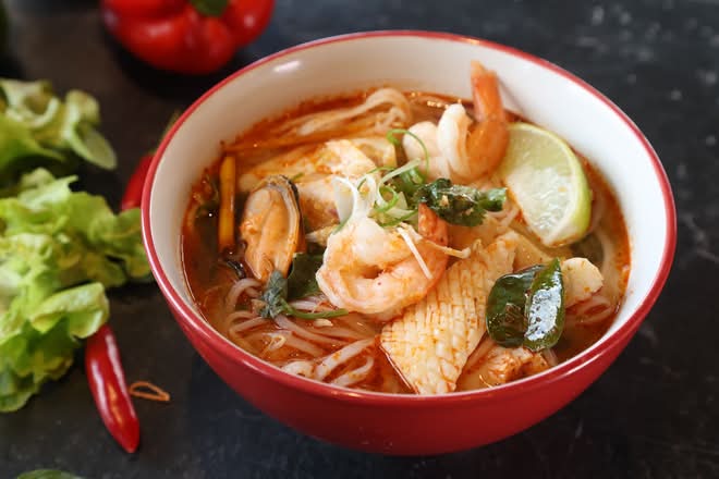 Tom Yum Noodle Soup