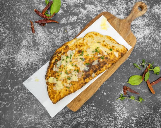 Cheesy Garlic Pizza