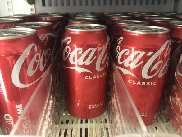 Canned Soft Drinks/ Coke, Coke Zero