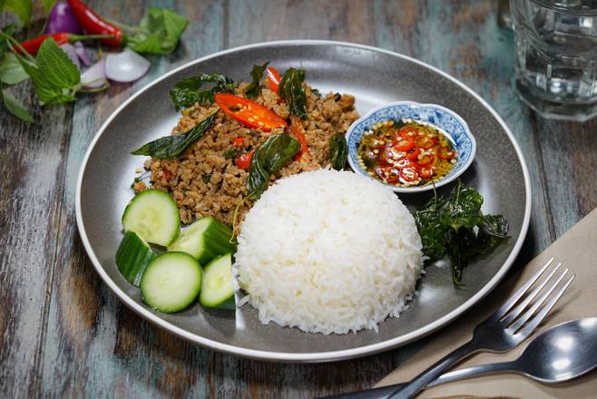 Khao Ka Pow ข้าวราดกระเพราไก่