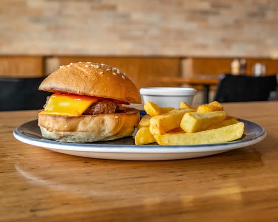 Kids Cheeseburger with Chips