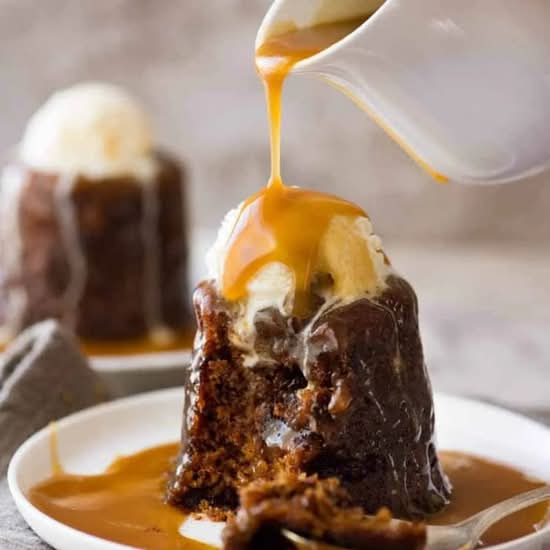 Sticky date pudding