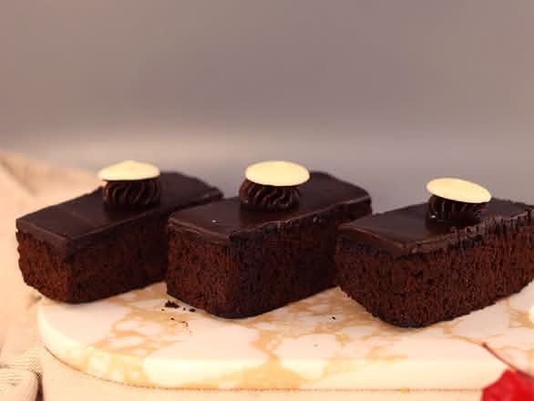 Mud Cake Slices Box