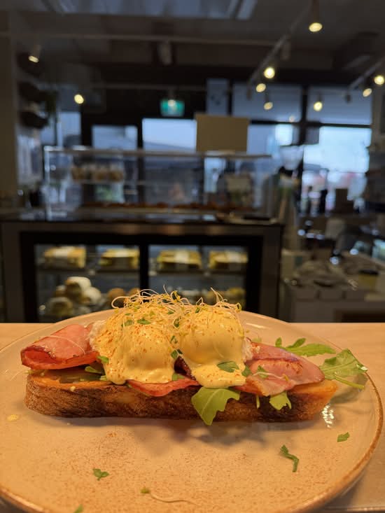 Eggs Benedict