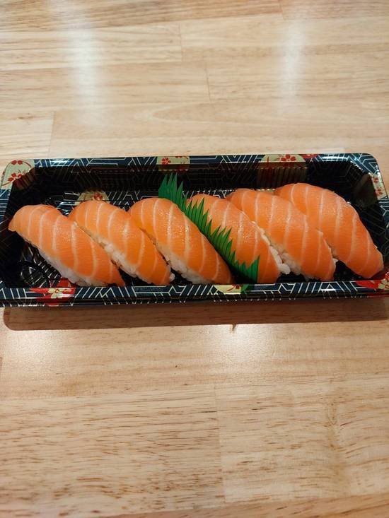 Fresh Salmon Sushi Box