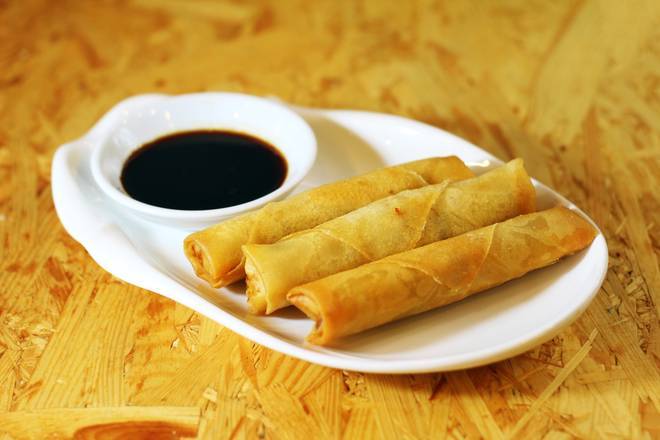 Vegetarian Spring Roll (V)